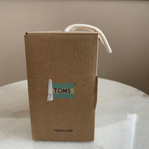 BRAND NEW Baby TOMS Size 4 Red Corduroy NWT! - Picture 6 of 9